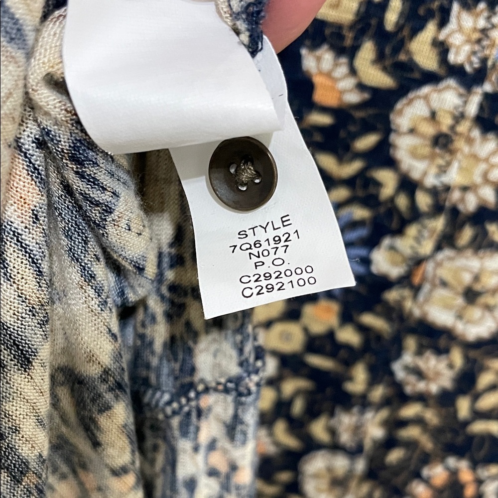 Lucky Brand Blue Floral V-Neck Button-down Top - Soft Knit Tunic, Size 3X - Picture 10 of 11